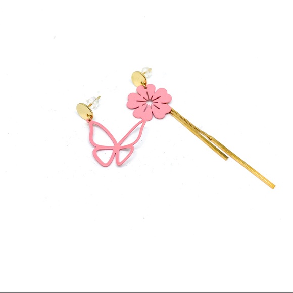 NWT Butterfly Floral Pink & Gold Dangle Earrings - Picture 1 of 4